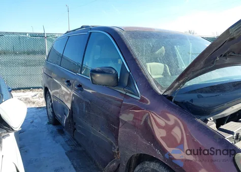 2008 Honda Odyssey Lx z USA, uszkodzony, nr VIN 5FNRL38278B043625